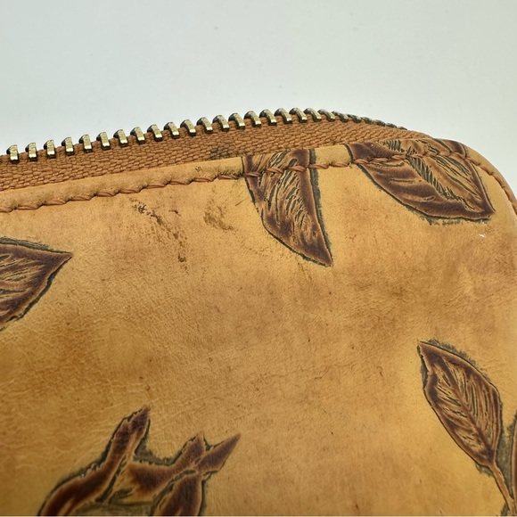 Cuoieria Fiorentina Brown Floral Hand Tooled Leather Wristlet - Picture 8 of 10